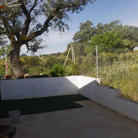 אל קסטיו דה לאס גוארדאס Villa Saudade, Casa Entre Encinas מראה חיצוני תמונה