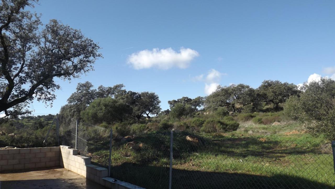 אל קסטיו דה לאס גוארדאס Villa Saudade, Casa Entre Encinas מראה חיצוני תמונה