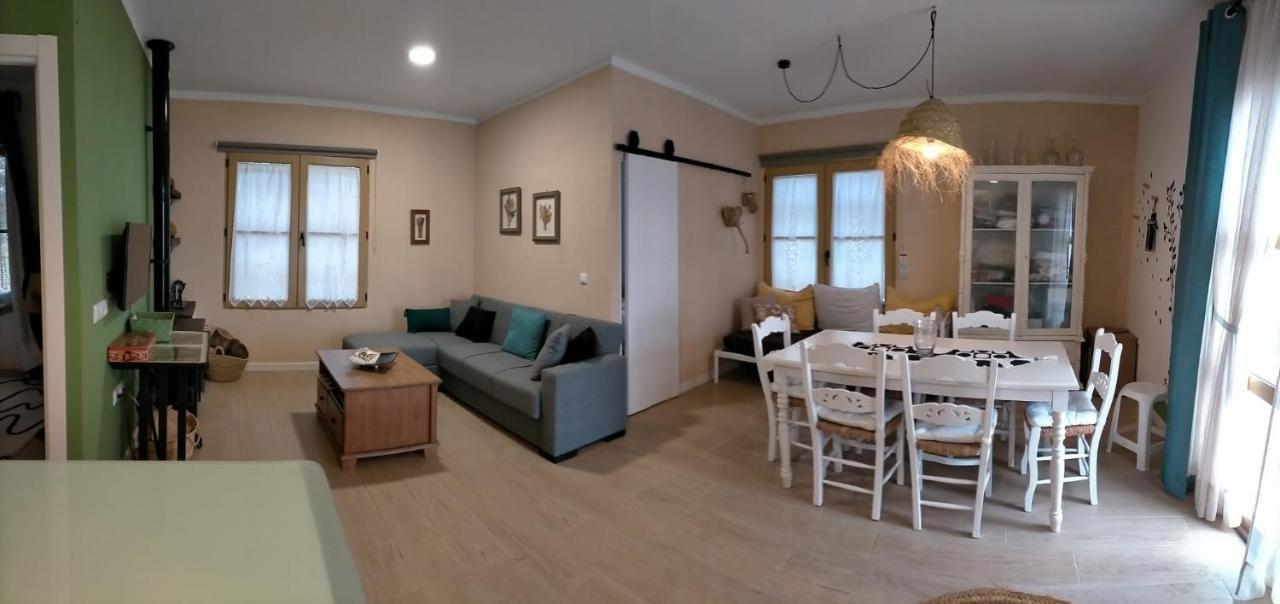 אל קסטיו דה לאס גוארדאס Villa Saudade, Casa Entre Encinas מראה חיצוני תמונה